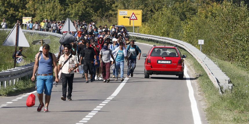  photo Ilegalni migranti s maarsko srbijanske granice masovno se premjescarontaju u Hrvatsku_zps6l4zvwzb.jpg