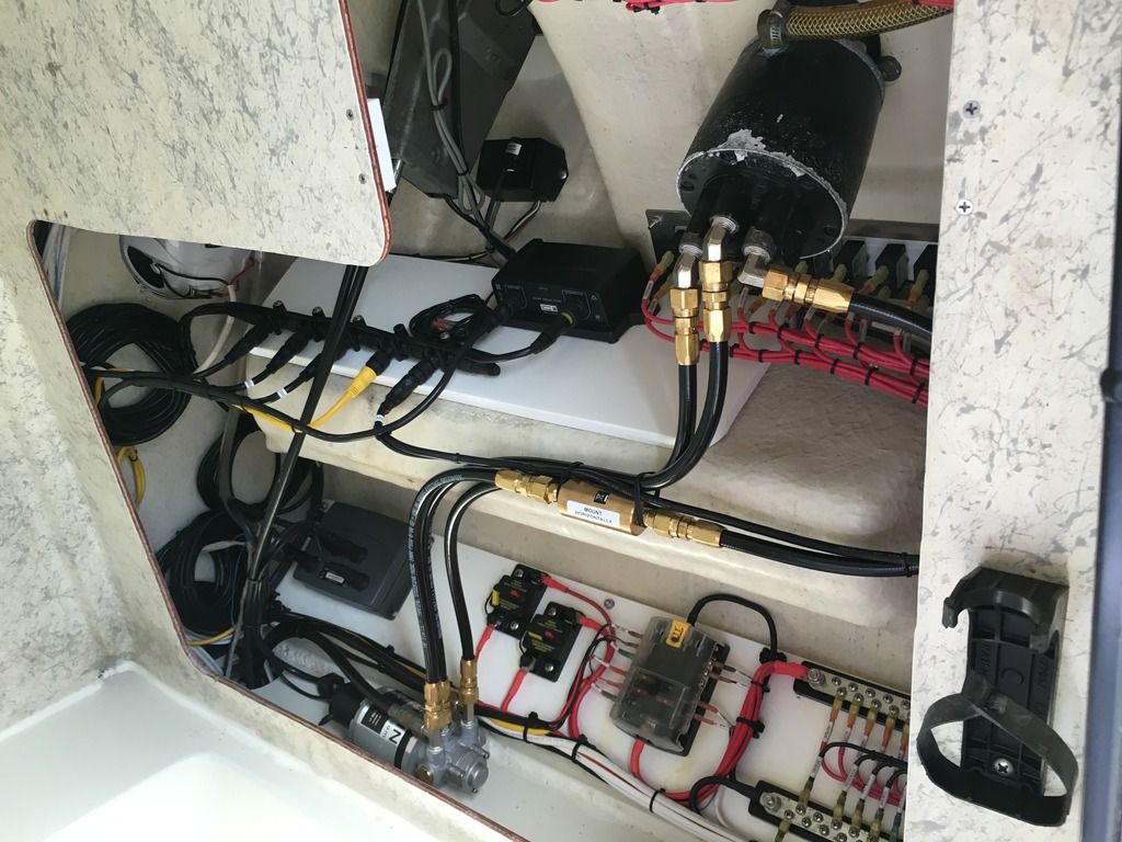 Show me your Wiring Instalation Pics - Page 4 - The Hull ...