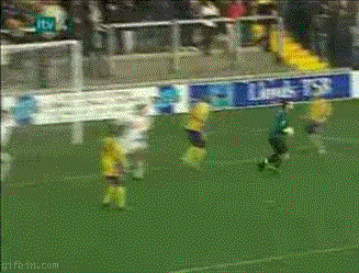 1244823839_sneaky-soccer-player.gif