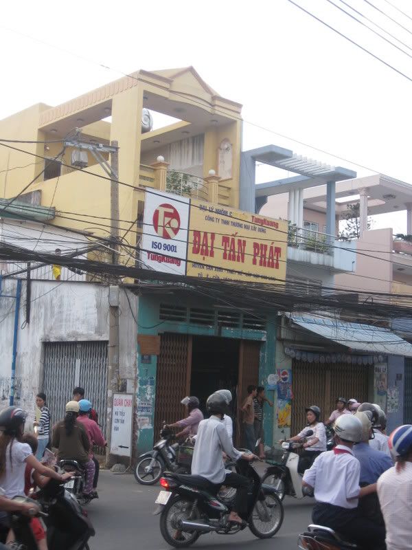 Cho thuê Mặt Bằng Mặt Tiền đường Âu Cơ