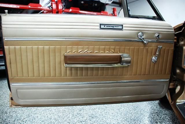 1966PlymouthFuryIIIInterior5.jpg