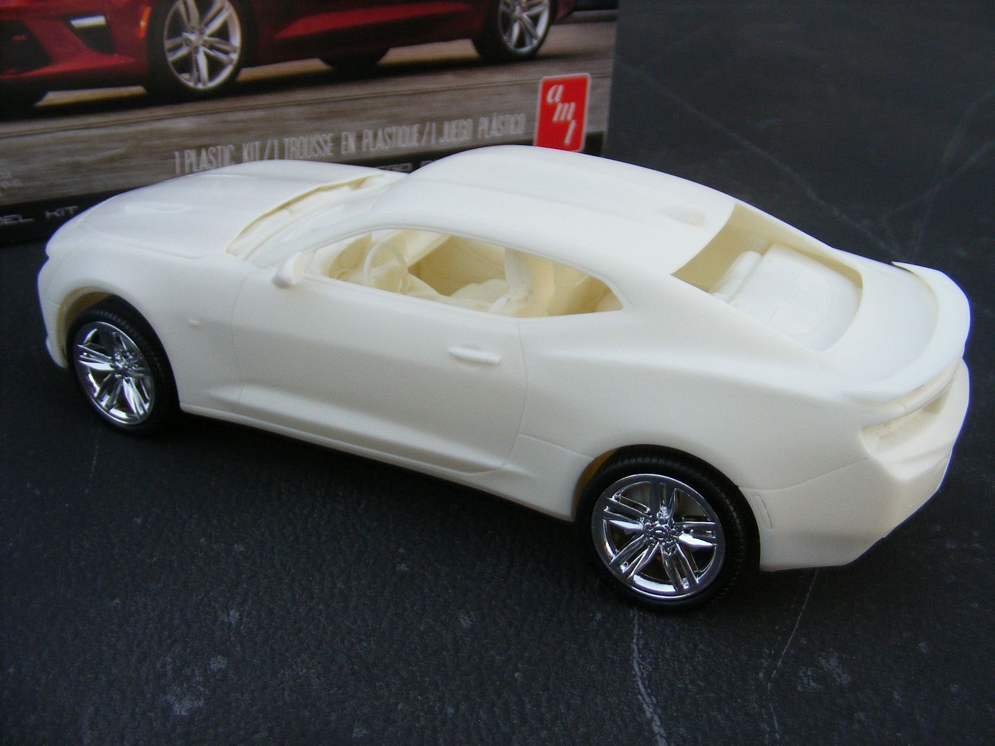 AMT%202016%20Camaro%20Model%20Kit%20008_