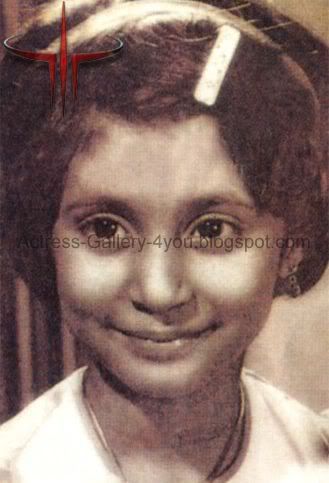 Urmila Madhonkar Childhood