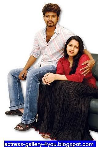 kollywood Actor Vijay loves his cute wife04