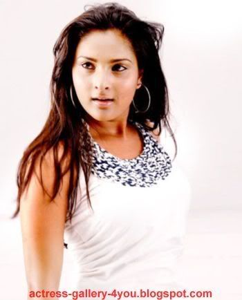Ramya hot actress pictures