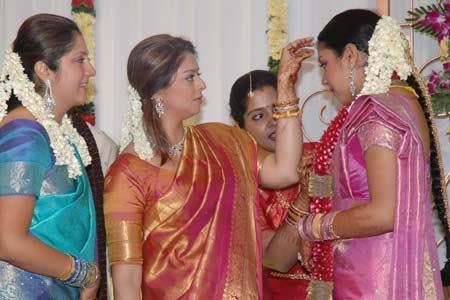 Surya Jyothika wedding pictures wedding pictures Jyothika with her sister 