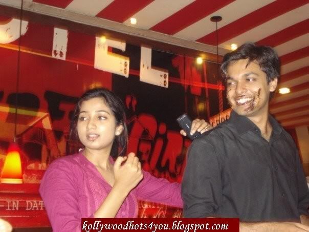 Shreya Ghosal with her boyfriend