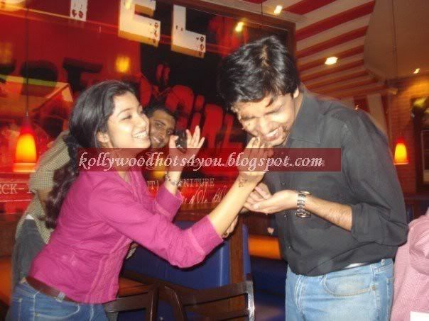 05Shreya Ghosal with her boyfriend