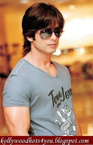 Shahid kapoor loooks fit
