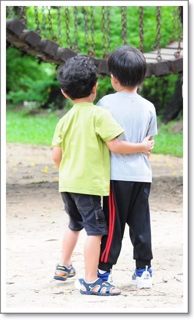 สวนรถไฟ วันอาทิตย์ที่ 31 พฤษภาคม 2552 ติดตามอาการป่วยของลูกครับ