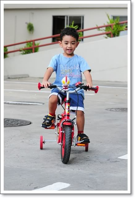 13 มิ ย 52 ขี่จักรยานที่คอน ดครับ