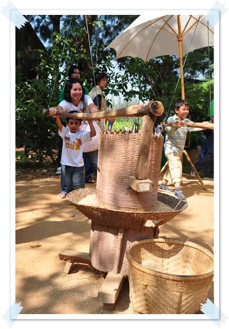 26 ธ ค 2552 เที่ยวจิมทอมป์สันฟาร์มครับ