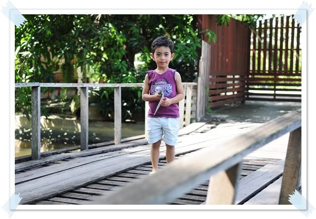 11 ก ค 52 หอสมุดธรรมสมาธิ พุทธมณฑลอีกแล้ว