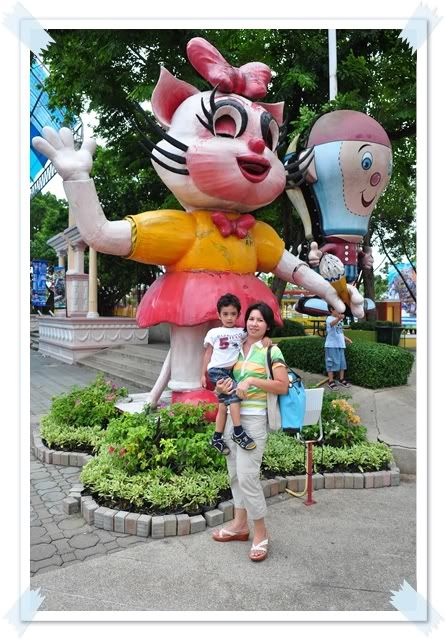 7 ส ค 52 งานวันแม่ที่ รงเรียนลูก เที่ยวสวนสยามครับ
