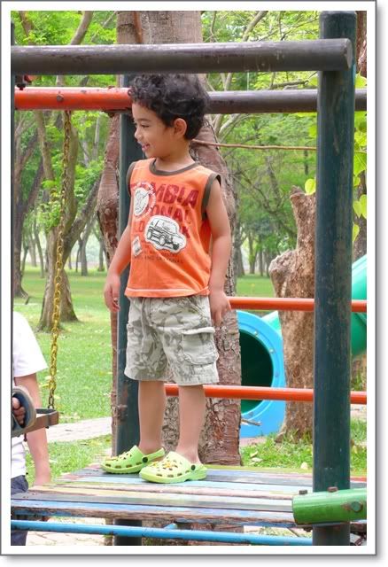 พุทธมณฑล เล่นน้ำที่บ้าน