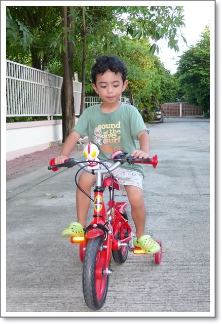 สวนรถไฟ วันอาทิตย์ที่ 31 พฤษภาคม 2552 ติดตามอาการป่วยของลูกครับ