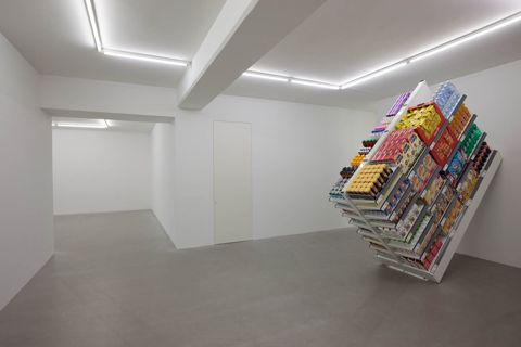 photo LeaningHorizontal-2012-Supermarketshelvingsystemsteel-lacquer-plastic-supermarketproducts-180x249x94cm-right-room_o_zpse7c03056.jpg