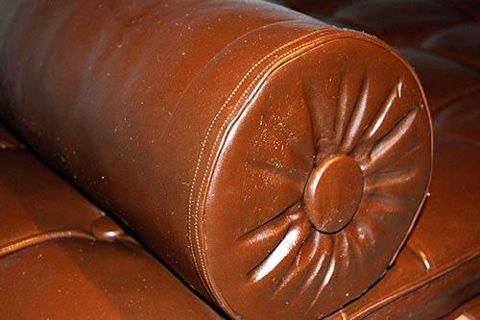 photo chocolate-couch2_zps247a32e2.jpg