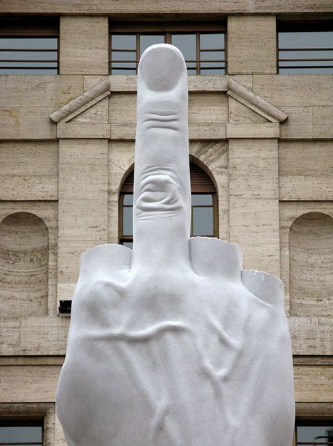 photo maurizio-cattelan-3_zps2d38eb20.jpg