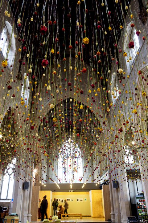 photo Rebecca-Louise-Law-Flower-Installation-1_zps25b7879b.jpg
