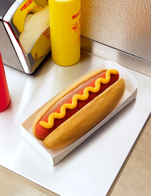 photo knitted_hotdog_860_zpsf400321b.jpg