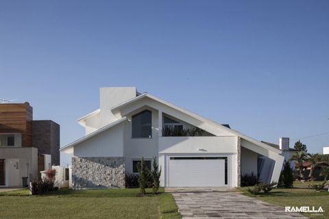 photo shingle_house_ramella_arquitetura_ILikeArch_01-800x533_zpsa234a14d.jpg
