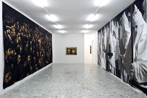 photo CH_2011_Veduta-parziale-della-mostra-8_Galleria-Artiaco_foto-Francesco-Squeglia_zpsf7483a67.jpg