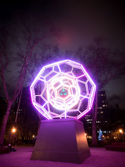photo EmpireStatePortal_zpsae8a3d12.jpg