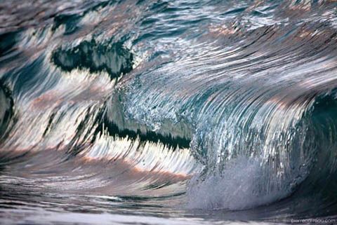 photo Amazing-Wave-Photographs-by-Pierre-Carreau-1_zps081500cd.jpg