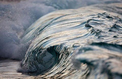 photo Waves-by-Pierre-Carreau-7_zpsc8282a12.jpg