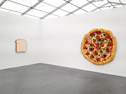 photo Friedman_Frieze_booth_70_zps77c1e126.jpg