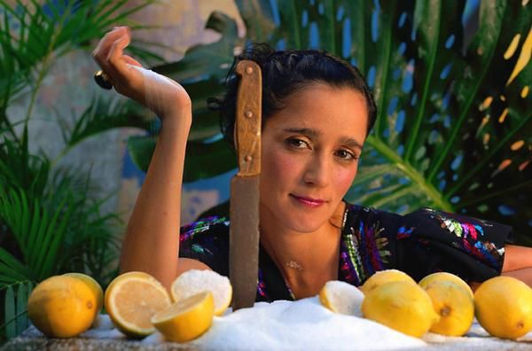 Julieta Venegas en foto promocional de 'Limón y Sal' 