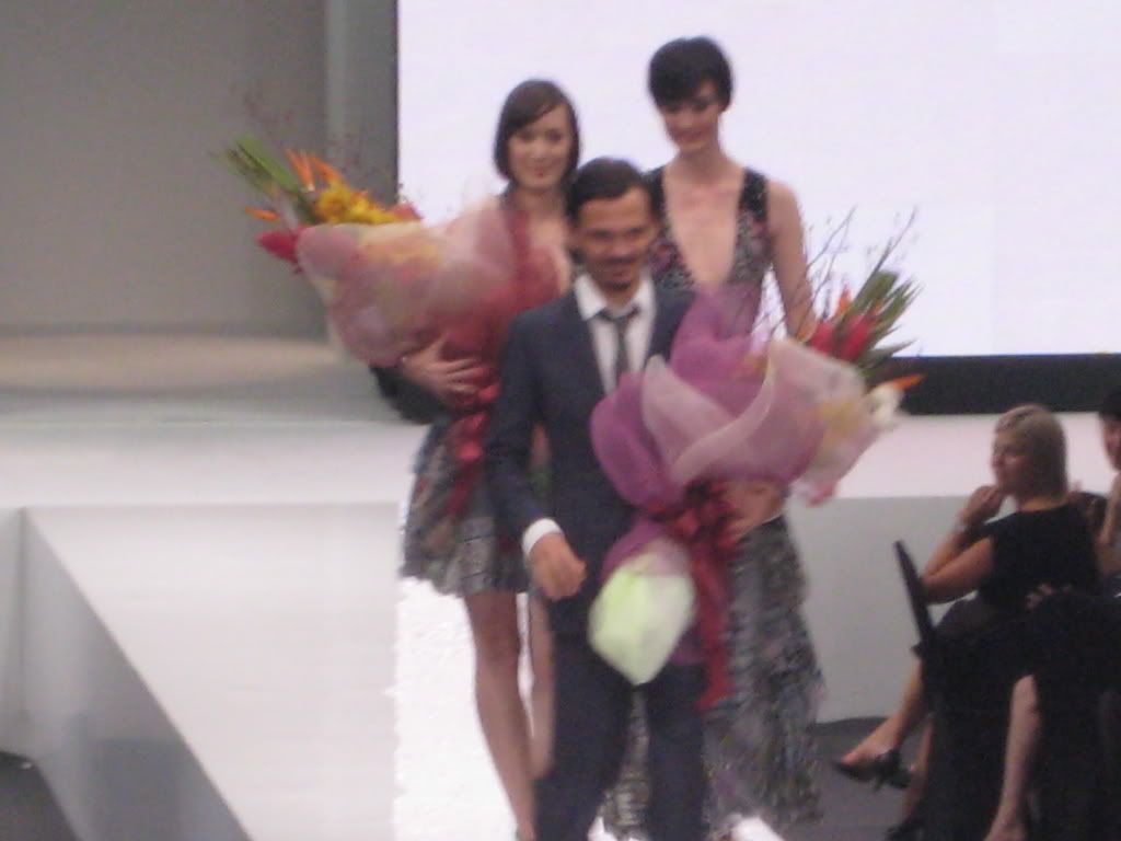 Matthew Williamson with Junita Simon and Erin OConnor.