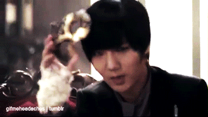 Yesung Opera Shot Pictures, Images and Photos