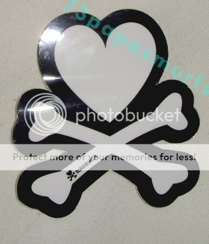 BONUS TOKIDOKI HEART & CROSSBONE STICKER